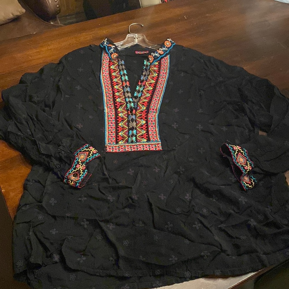 Beautiful light weight looks like it has never been worn